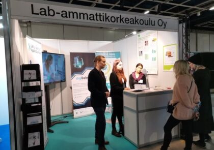 LABin pisteellä esiteltiin projektien toimintaa ja tuloksia