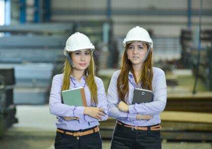 people_staff_construction_labor_woman_engineer_helmet-794937.jpg!d