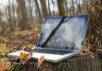 laptop-notebook-computer-work-screen-tree-1187096-pxhere.com