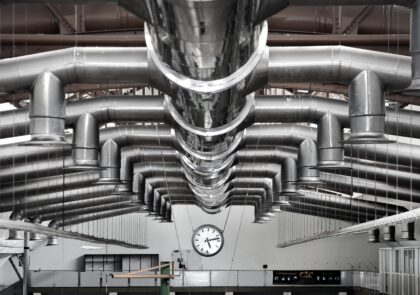 Tehtaan ilmastointiputket