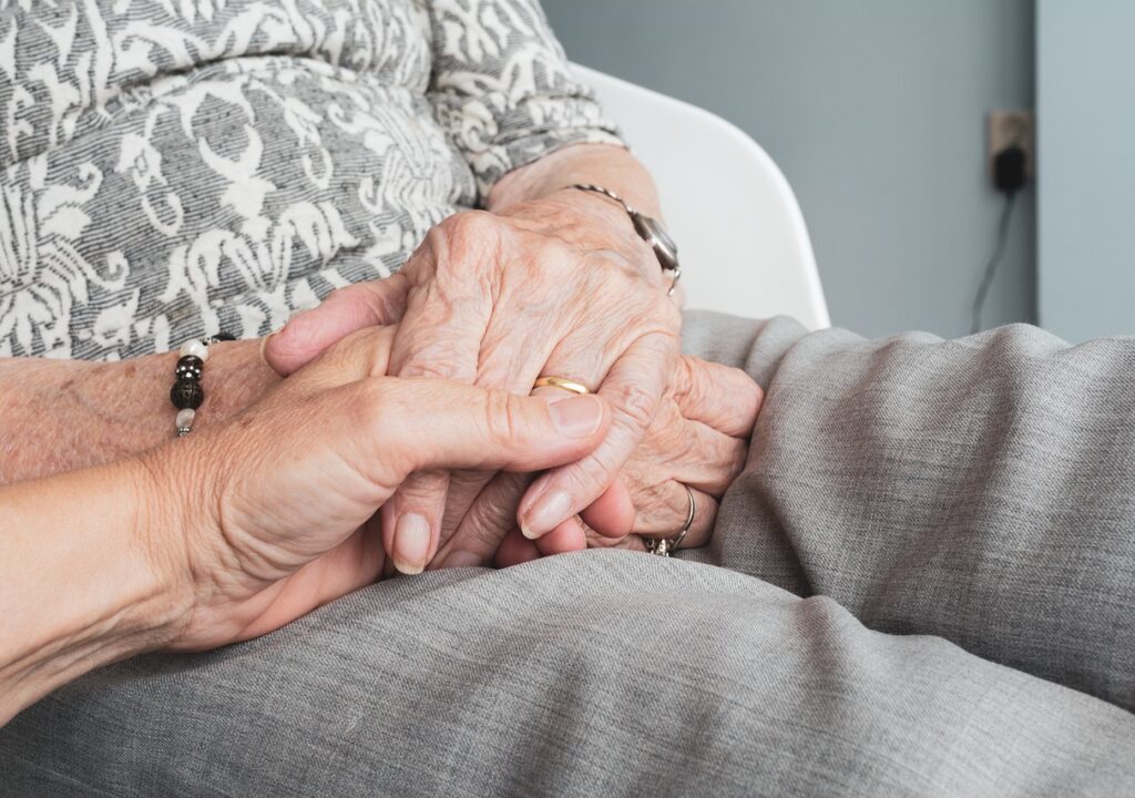 hands-4344711_1280