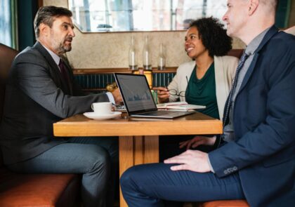 white-collar-worker-conversation-collaboration-businessperson-interview-business-1530039-pxhere.com