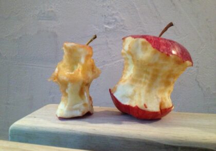 hand-apple-food-produce-iphone-6-art-1350881-pxhere.com
