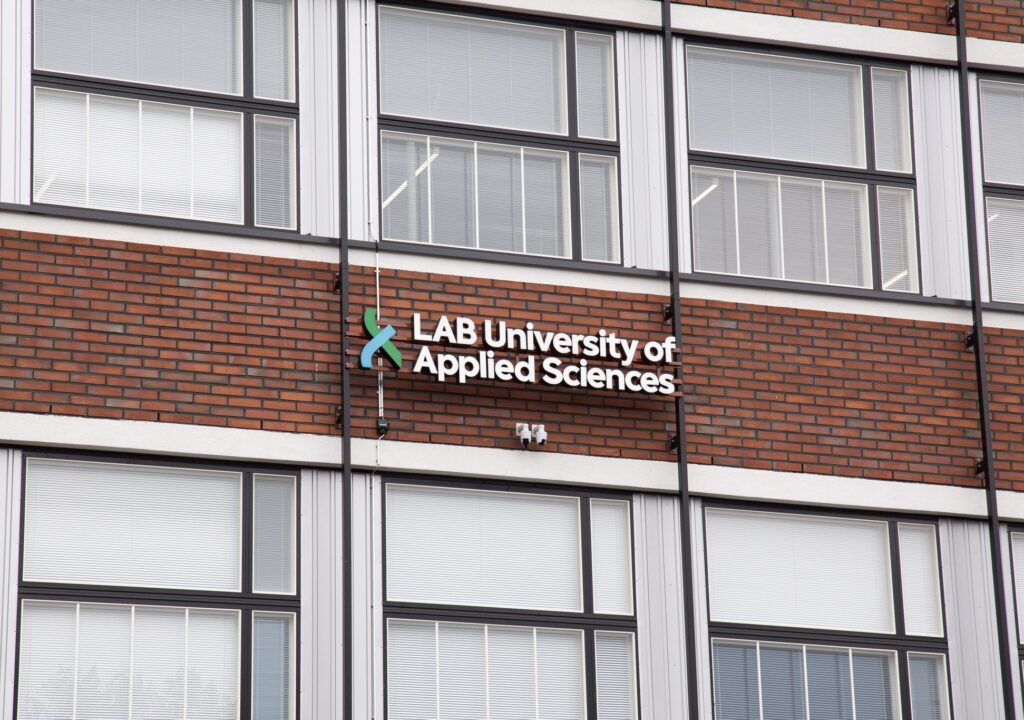 LAB-Lahti-campus-sign-2020(2)