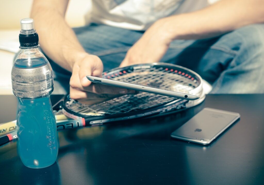 iphone-mac-mobile-apple-man-water-721849-pxhere.com