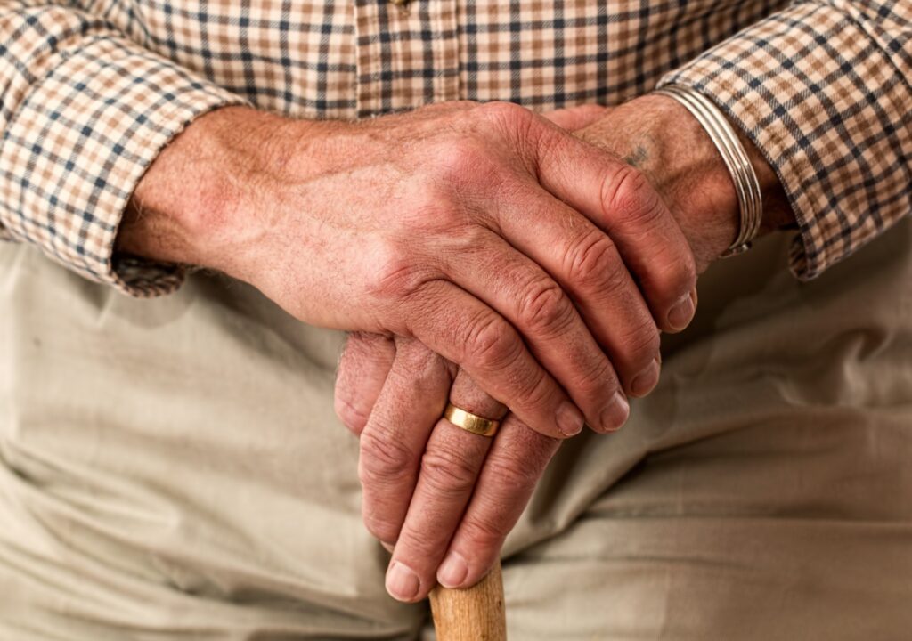 hand-man-male-waiting-finger-arm-686685-pxhere.com (2)