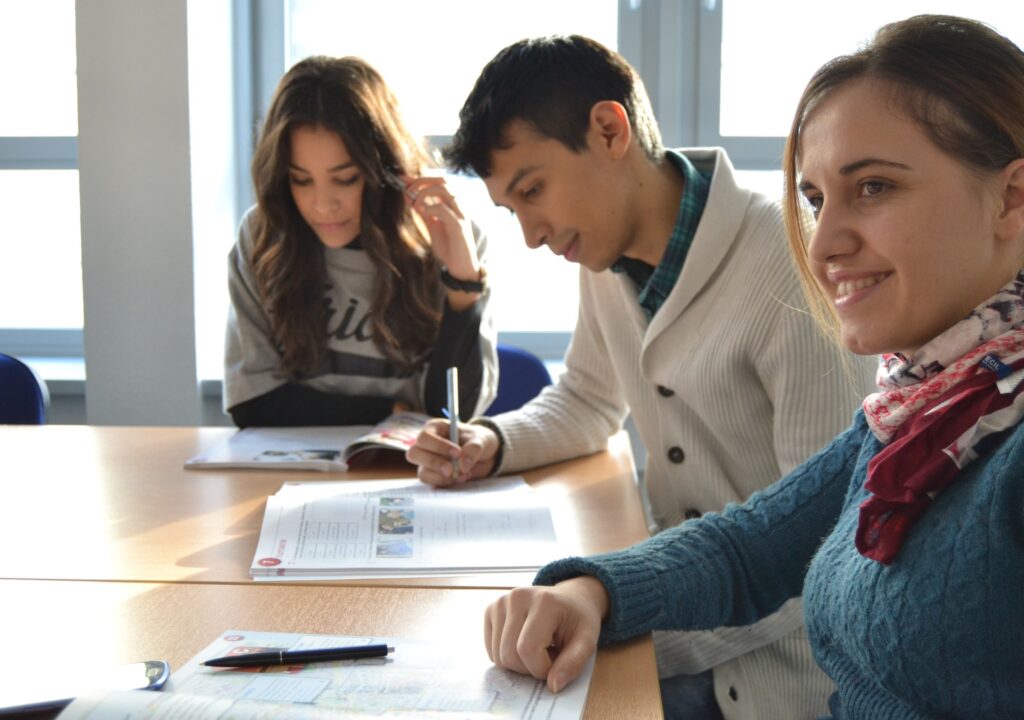 writing-person-student-education-students-learning-743887-pxhere.com