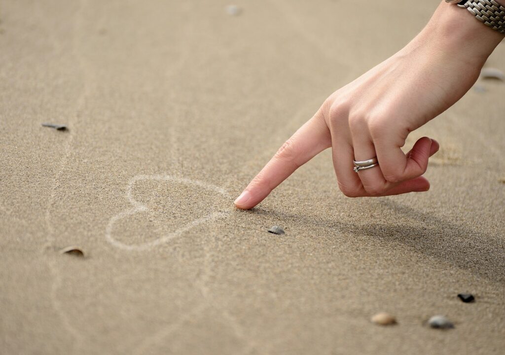 hand-4752642_1280