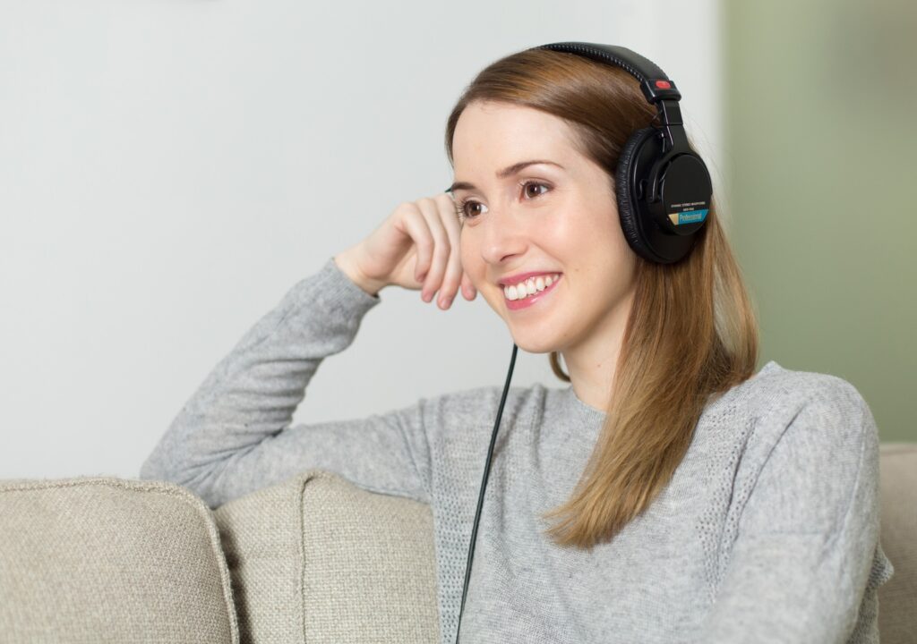 hand-person-music-girl-woman-hair-850583-pxhere.com