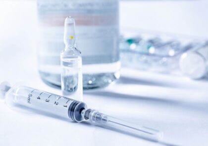injectable-drugs-in-bottle-and-ampoules-and-syringe