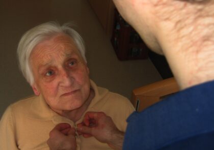 hand-man-person-woman-old-male-1142417-pxhere.com