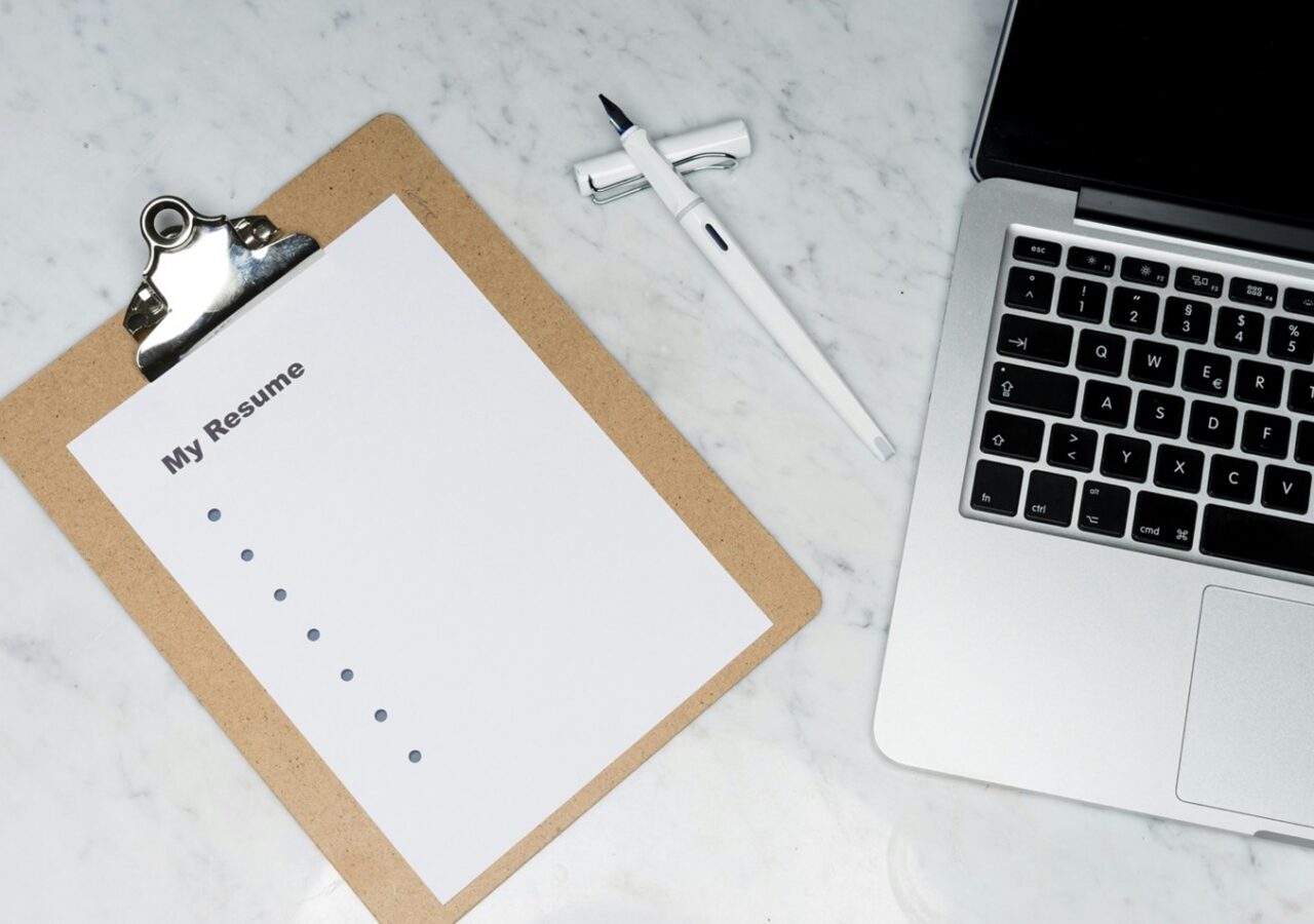 Beyond AI and Expensive Career Coaching: Scalable Career Support for Resume Writing | LAB Open