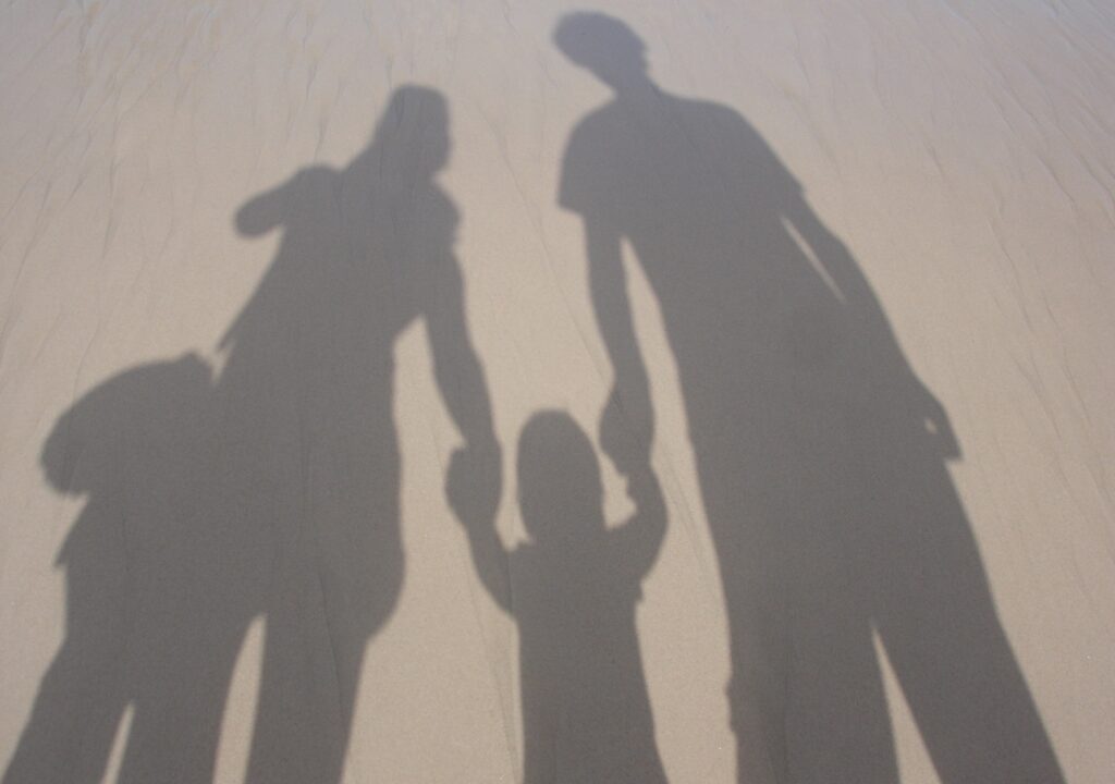 beach-silhouette-vacation-shadow-together-lifestyle-927341-pxhere.com (1)