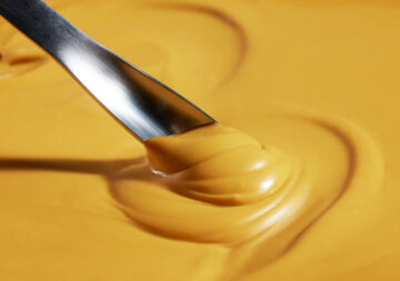 a solein ice cream ball on the plate showing the usability in food applications