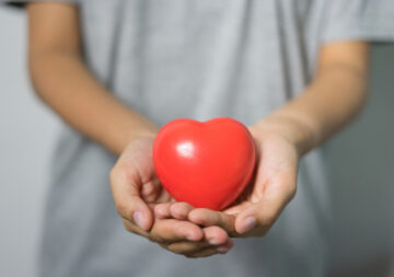 hand-heart-attack-background-beat-cardiac-1575611-pxhere.com (1)