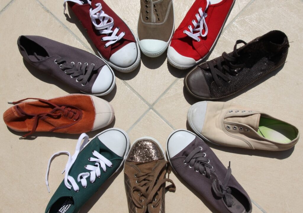 hand-shoe-fall-summer-spring-autumn-599022-pxhere.com